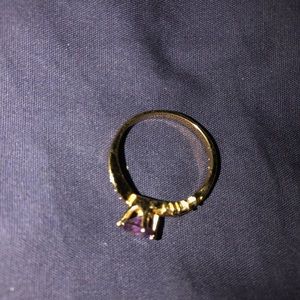 Gold ring 10k excellent condition size 7
